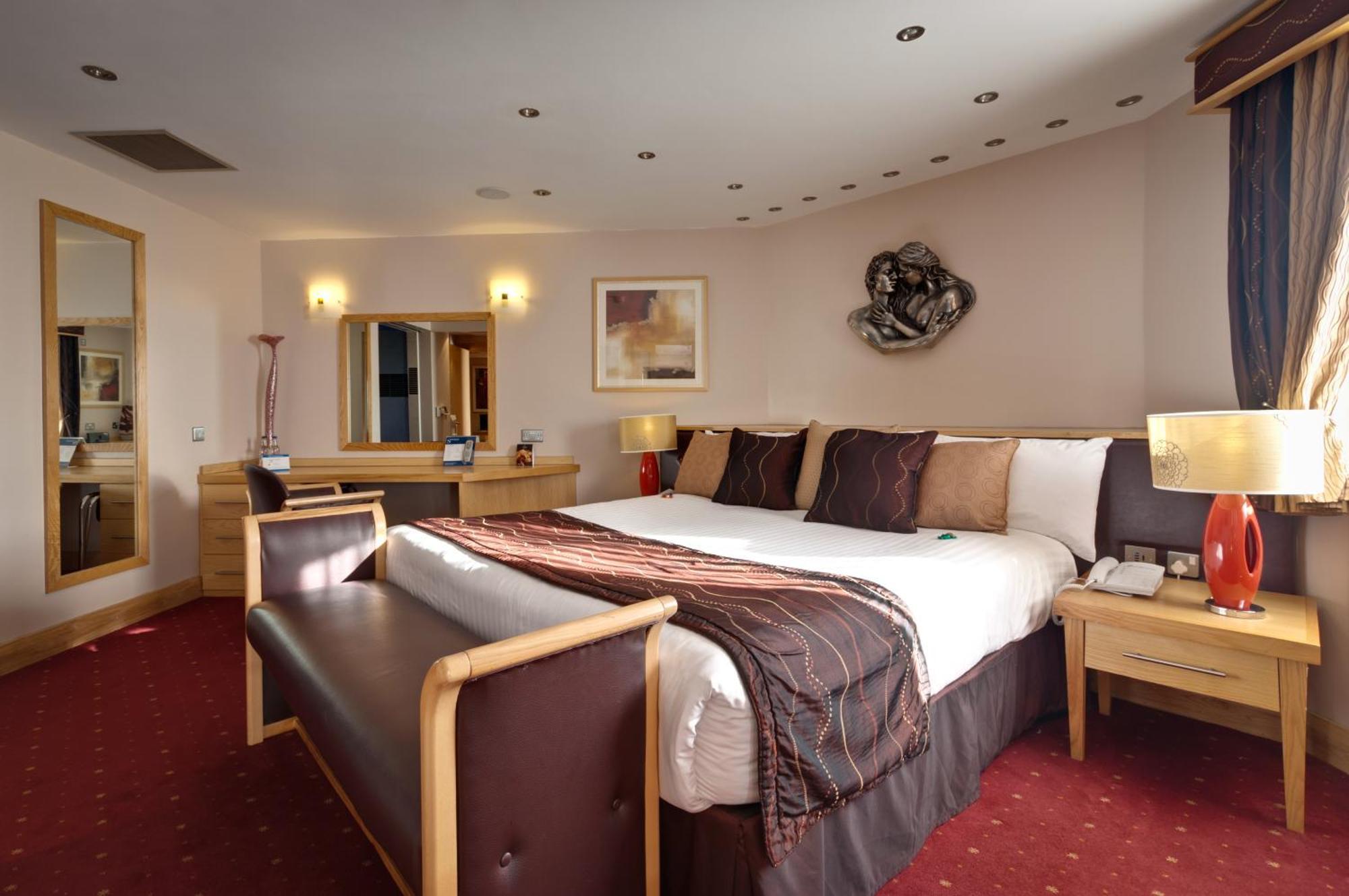 The Suites Hotel & Spa Knowsley - Liverpool By Compass Hospitality Экстерьер фото